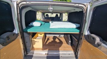 FORD TRANSIT TOURNEO - Spolehlivý společník na cesty s vesta - 4