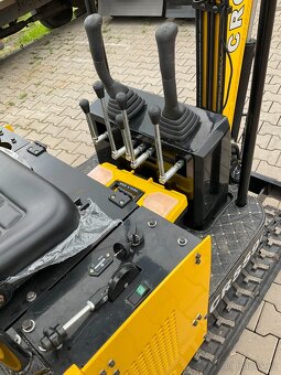 minibagr CR90 se lžící 40 cm, pásový bagr 930 kg - 4