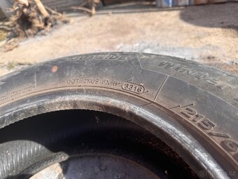Pneu Hankook 215/60R16 - 4