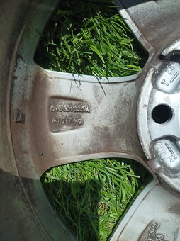 Prodám sadu alu kol Octavia, Fabia, Rapid - 4