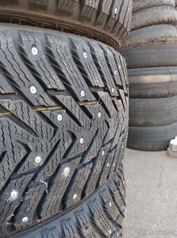 Zimní sada s hřeby Nokian Hakkapelitta 8 235/40 R18 95T XL - 4