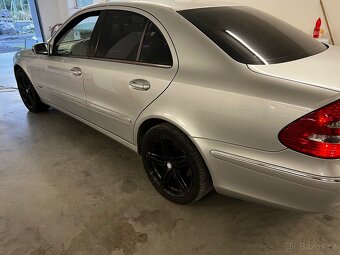 Mercedes Benz W211 - 4