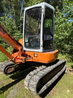 pásový bagr Hitachi EX40U - 4