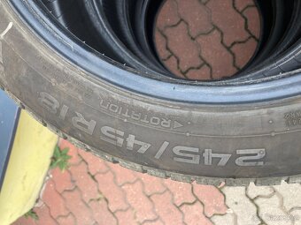 Sada zimních pneu 245/45/18, 2x Nokian 2x Hankook - 4
