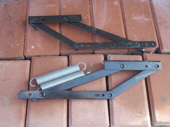 Zvedací mechanismus pro postele - 4