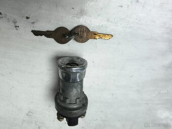 Spinací skřínka Moskvič - 4