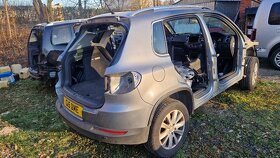 vw tiguan 5N0 airbagy pasy střešní air, celá střecha lyžiny - 4