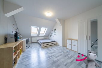Prodej rodinný dům, 378 m2 - Radim, ev.č. 58534 - 4