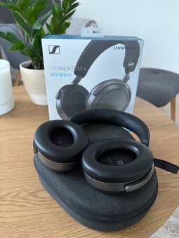Sluchátka Sennheiser Momentum 4 Graphite - 4