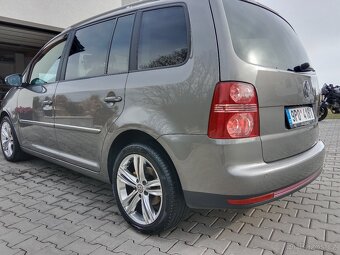 Vw Touran 1.4 TSi Highline R17 - 4