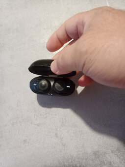 JBL sluchátka - 4