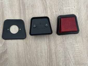 Volha Gaz 24, zadní odrazky , originál nové - 4