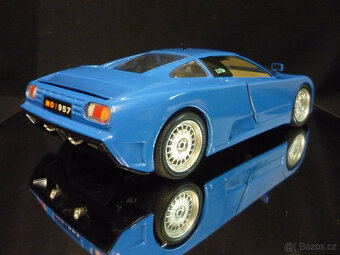 Bugatti EB110 světle modré Bburago 1/18 - 4