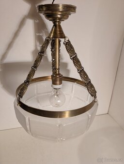 mosazný secesní lustr, stropnice, matové uzavřené stínidlo - 4