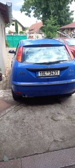 Ford Focus 1.6i - 4