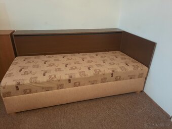 Postel s úložným prostorem a peřináčem - 4