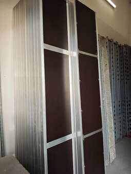 HLINÍKOVÉ LEŠENÍ LAYHER BLITZ 73 - cca 100m2 prodám - 4