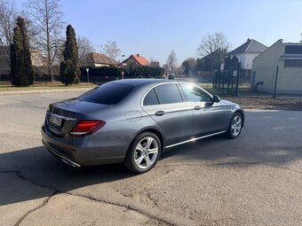 Mercedes Benz. E220d - 4