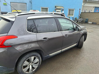 Peugeot 2008 PURE TECH - 4
