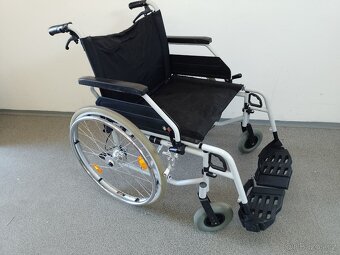 Skládací mechanický invalidní vozík se ZÁRUKOU - 4