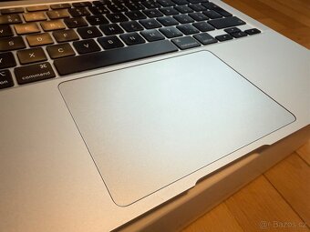 Apple MacBook Air M1 13,3", 16GB, 512GB - 4