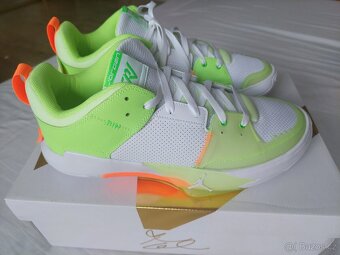 Jordan 45,5 - 4