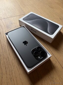Apple iPhone 15 Pro Max 256GB černý - 4