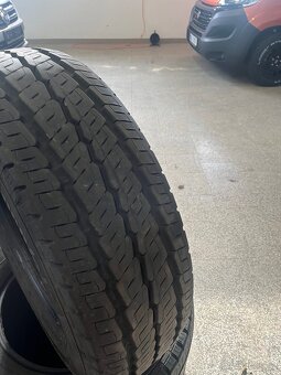 Pneu Continental 225/75 R16 CP - 4