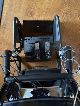 Prodám závodní simulátor Playseat plus Fanatec - 4