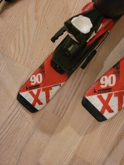 Dětské lyže Atomic 90cm + boty, hůlky, helma a brýle - 4