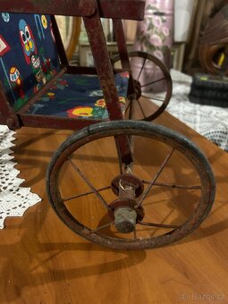 Starý retro kočárek pro panenky – kovový rám,60.–70. léta - 4