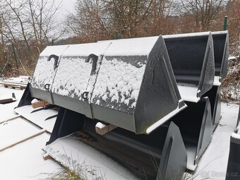 ČELNÍ NAKLADAČ NA ZETOR 7045 S LOPATOU - 4