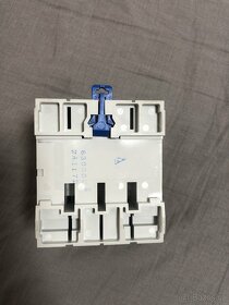 Prodám proudový chranič 63 A Schrack - 4