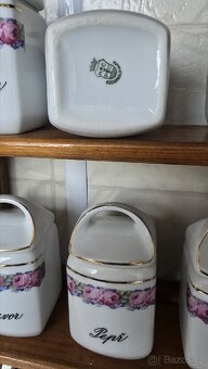 Porcelánové kořenky s motivem růžiček - 4