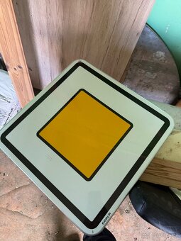 Dopravní značka - 4