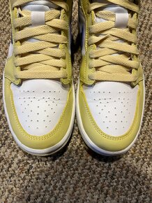 Nike Air Jordan 1 Mid "Lemon Wash" (W) - 4
