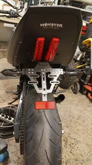 Kawasaki ZXR750 - 4