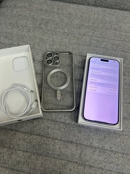 iPhone 15 Pro Max 256 GB Bílý Titanium - 4