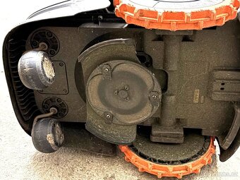 Robotická sekačka Segway Navimow i108E - 4
