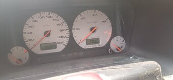VW Vento 1.9 TDi - 4