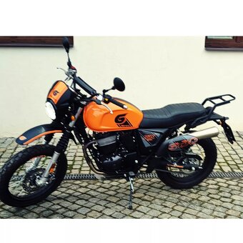SWM - SIX6 500 Traveler - PŘEDVÁDĚCÍ MOTOCYKL - 4