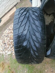 295/40 R20 - 4
