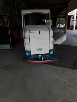 Podlahový kombinovaný mycí stroj Tennant 8300 MAX Pro 120 - 4