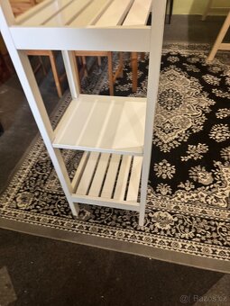 Hezký bílý koupelnový regál IKEA HEMNES - 4