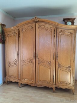 Knihovna - komoda, toletka a velka skrin. - 4