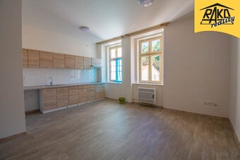 Pronájem bytu 1+kk 37 m² - Krakonošovo náměstí, Trutnov - 4