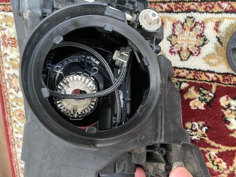 Přední pravé světlo Superb 3 - 4