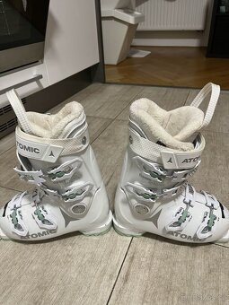Dámské lyžáky Atomic Hawx Magna 85 W White/Mint. Velikost 23 - 4