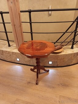 Starožitný stolek - 4