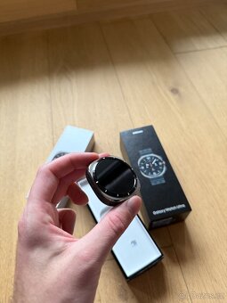 Samsung Galaxy Watch Ultra stříbrný titan - 4